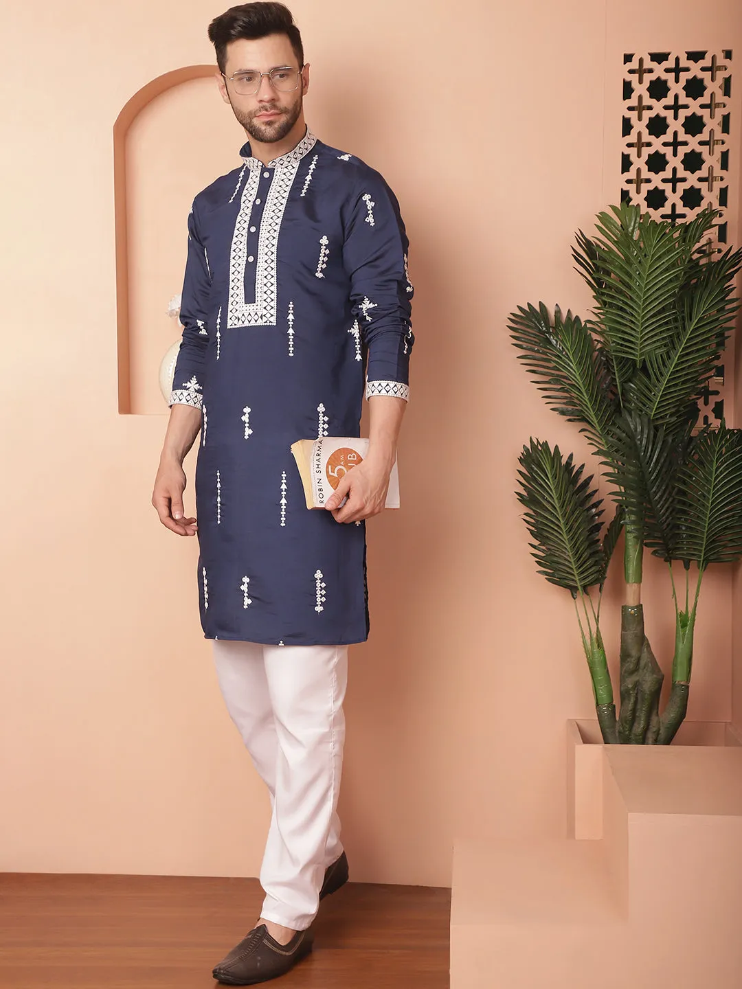 Men'S Collar Chikankari Embroidered Kurta With Pyjama