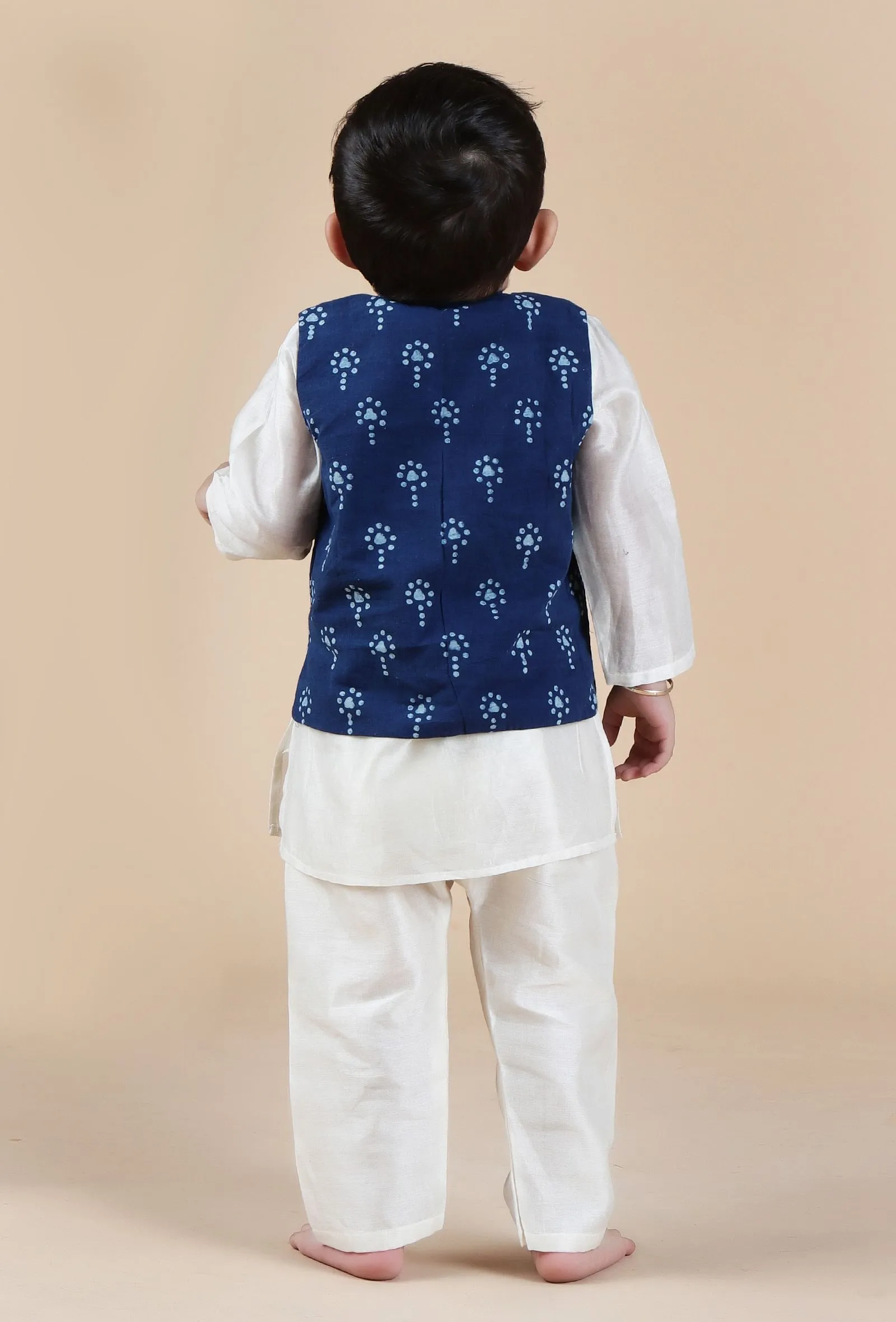 Set Of 3: Badri Off- White Chanderi Kurta, Pyjama & Indigo Printed Cotton Nehru Jacket